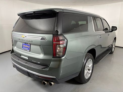 Used 2023 Chevrolet Suburban Premier image 10