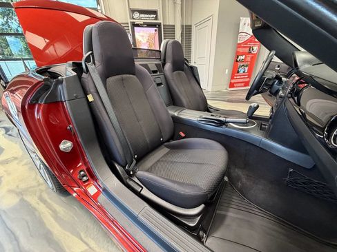 Used 2007 MAZDA MX-5 Miata Touring w/ Appearance Pkg RWD image 6