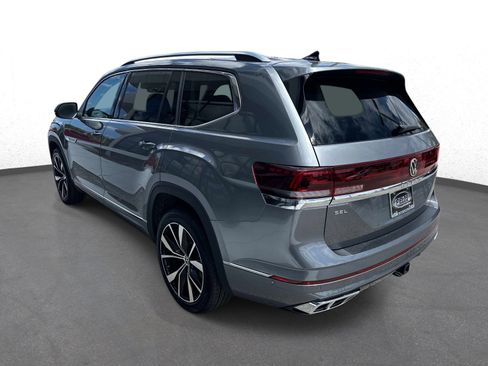 Used 2024 Volkswagen Atlas SEL Premium R-Line AWD/4WD image 5