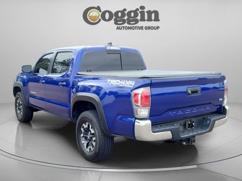 Used 2022 Toyota Tacoma TRD Off-Road AWD/4WD image 3