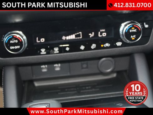 New 2025 Mitsubishi Outlander SE image 21