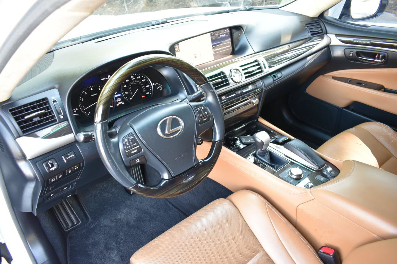 Used 2014 Lexus LS 460 w/ Comfort Package RWD image 10
