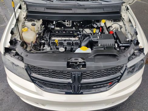 Used 2018 Dodge Journey SE w/ Blacktop Package image 9