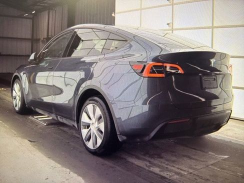 Used 2023 Tesla Model Y Long Range image 6