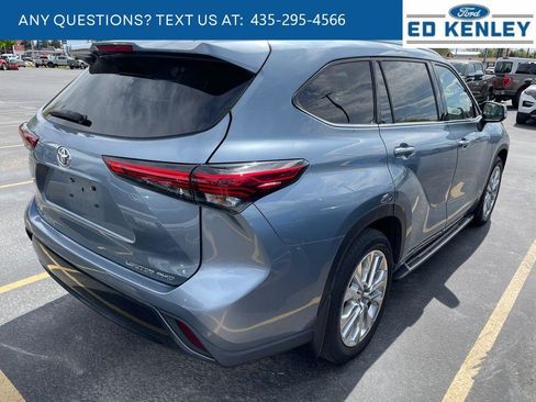 Used 2022 Toyota Highlander Limited image 4