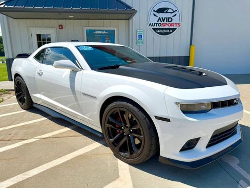Used 2015 Chevrolet Camaro SS w/ SS Performance Package RWD image 2