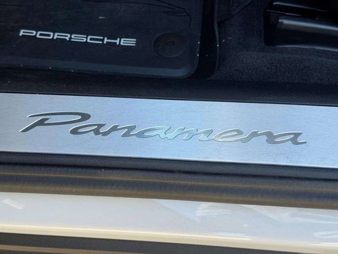 Used 2024 Porsche Panamera image 41