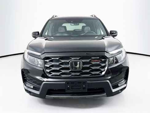 Used 2025 Honda Passport TrailSport image 2
