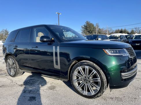 Used 2024 Land Rover Range Rover SE image 3