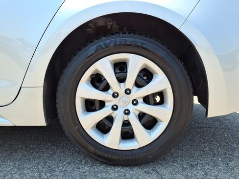 Used 2025 Toyota Corolla LE FWD image 24