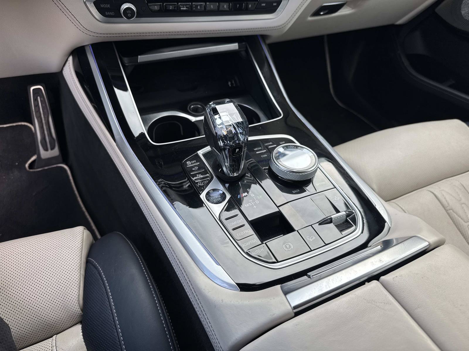 Used 2021 BMW X7 M50i w/ Dynamic Handling Package AWD/4WD image 28