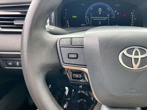 Used 2025 Toyota Camry LE FWD image 21