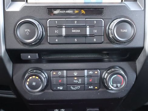 Used 2018 Ford F150 XLT w/ Equipment Group 302A Luxury AWD/4WD image 9