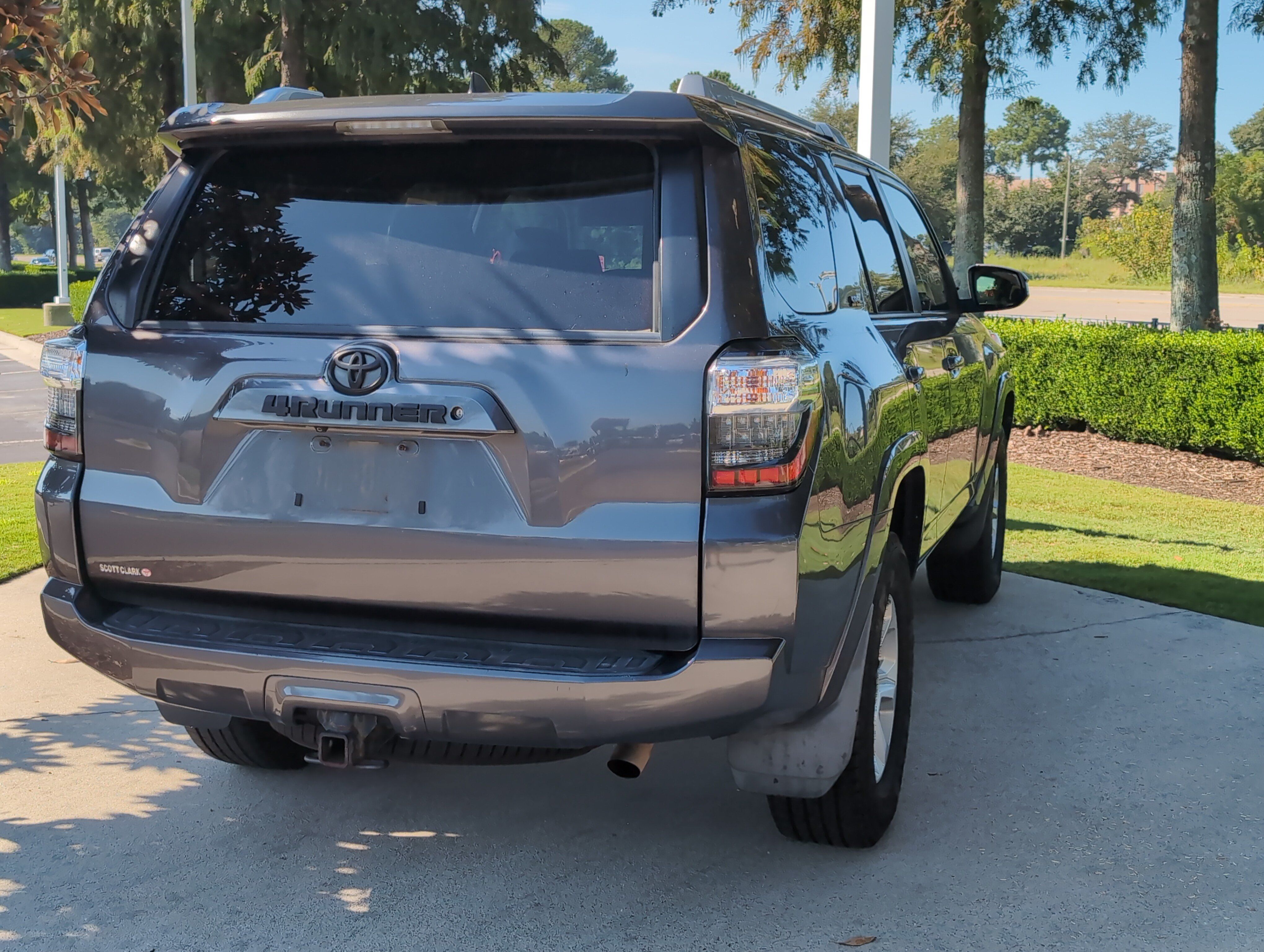Used 2016 Toyota 4Runner SR5 AWD/4WD image 10