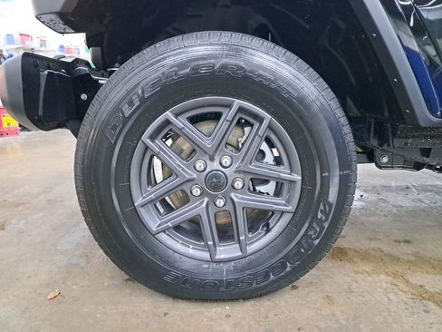 New 2026 Jeep Gladiator Sport image 29