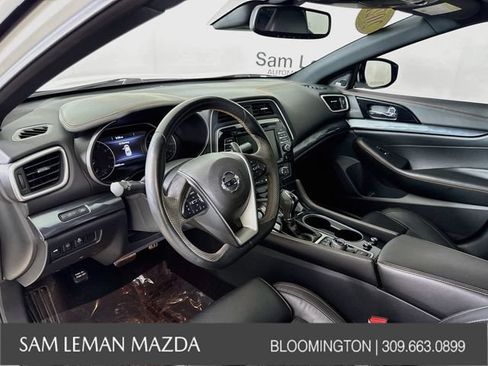 Used 2021 Nissan Maxima SR w/ Sport Mat Group FWD image 9