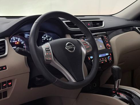 Used 2016 Nissan Rogue SL w/ SL Premium Package image 19