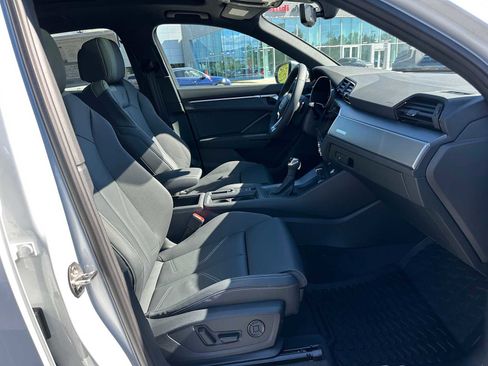New 2025 Audi Q3 2.0T Premium image 10