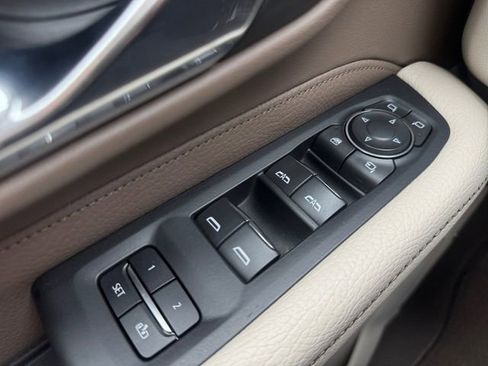 Used 2021 GMC Yukon Denali w/ Denali Premium Package image 5