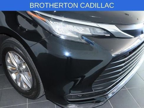 Used 2022 Toyota Sienna LE FWD image 12
