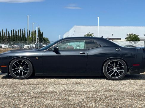 Used 2017 Dodge Challenger R/T Scat Pack RWD image 6