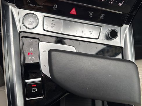 Used 2019 Audi e-tron Prestige w/ Prestige Package image 26
