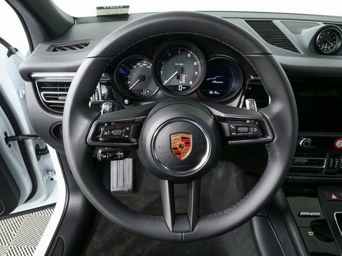 New 2026 Porsche Macan AWD/4WD image 9