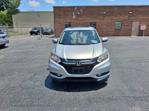 Used 2016 Honda HR-V EX image 2