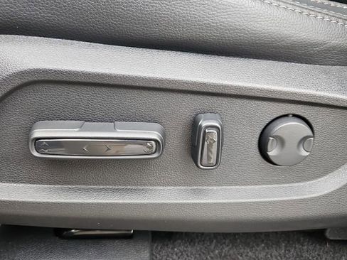 Used 2023 Honda Pilot Touring image 12