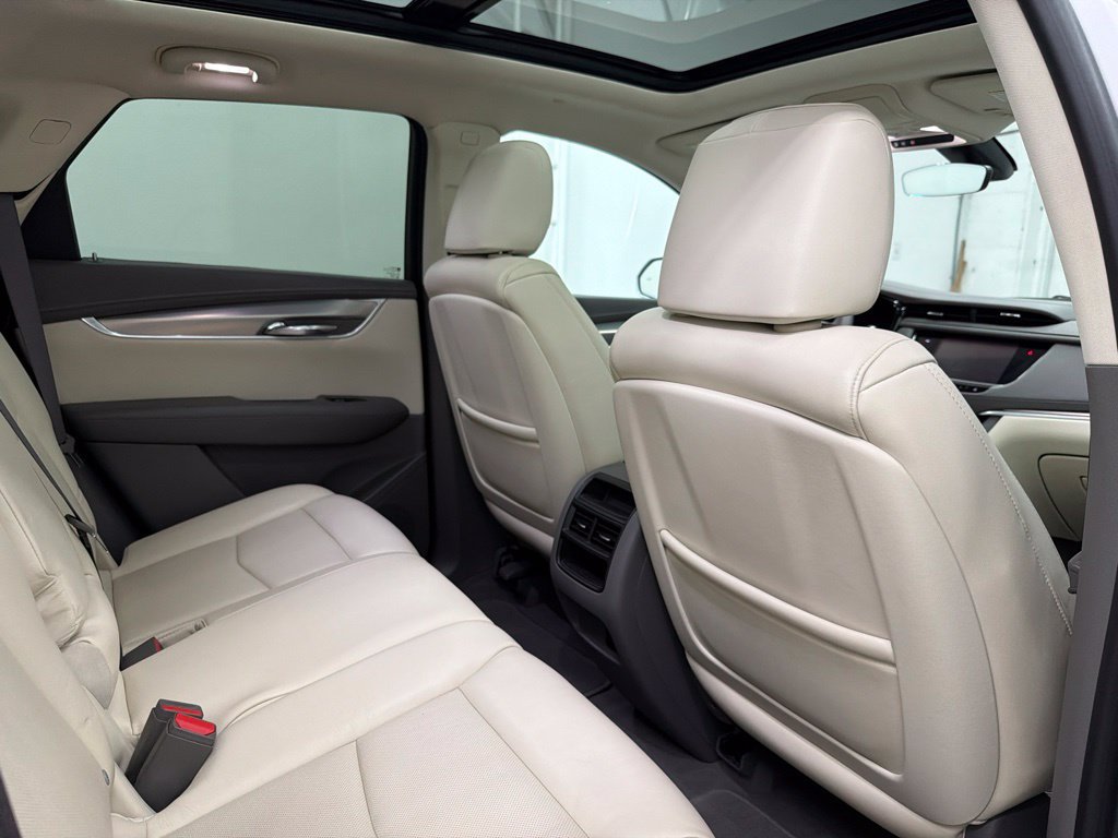 Used 2017 Cadillac XT5 Luxury FWD image 29