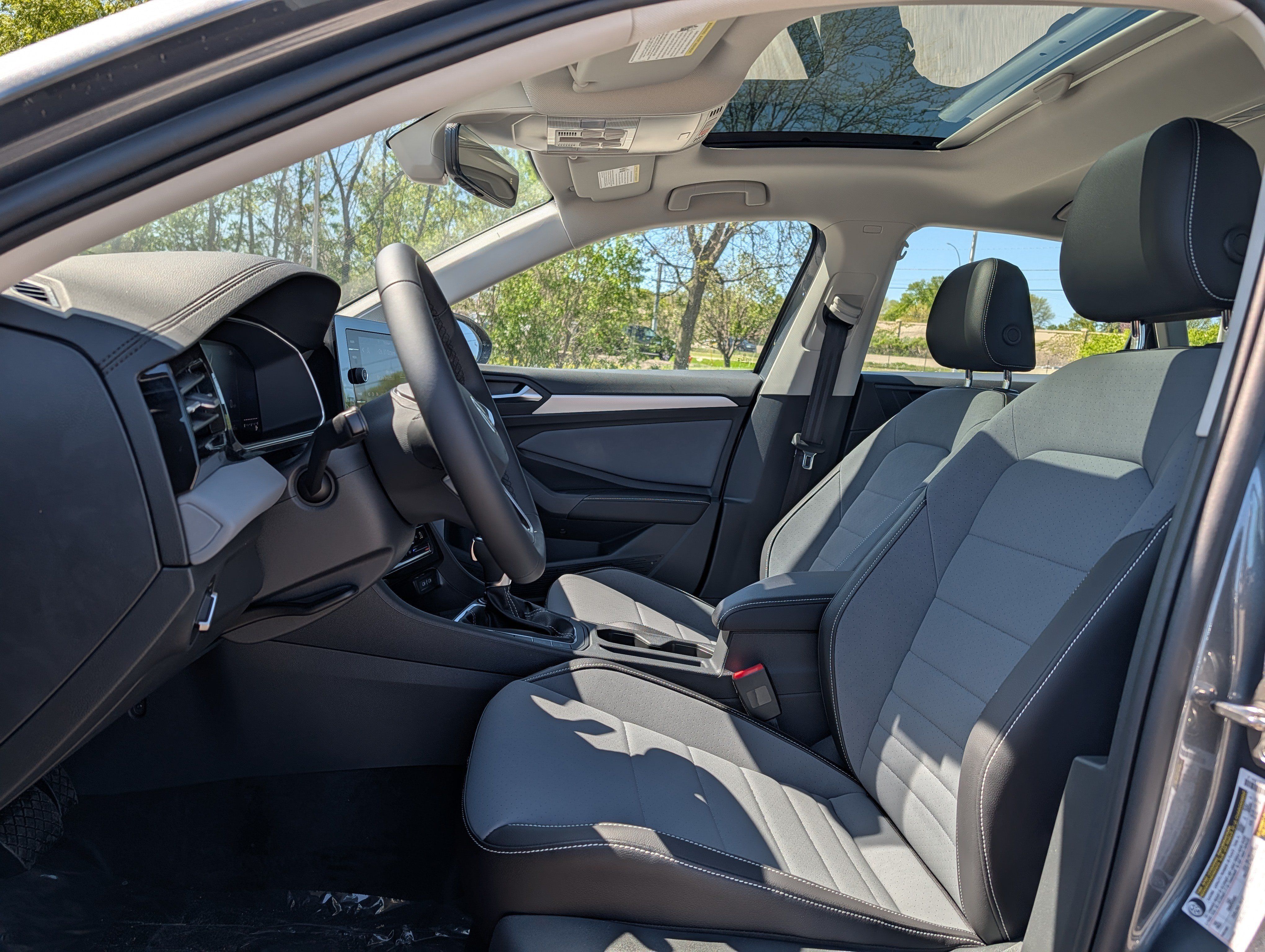 New 2026 Volkswagen Jetta SE FWD image 5