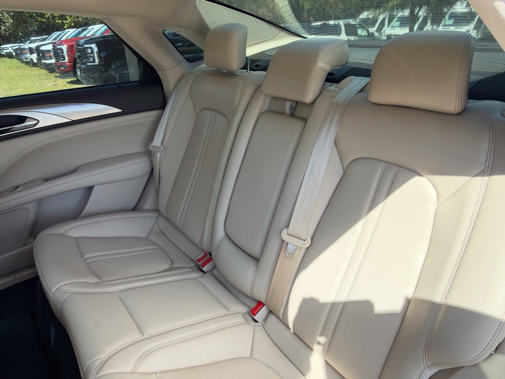 Used 2020 Lincoln MKZ w/ Convenience Package FWD image 11