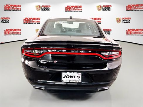 Used 2019 Dodge Charger SXT w/ Cold Weather Package image 16