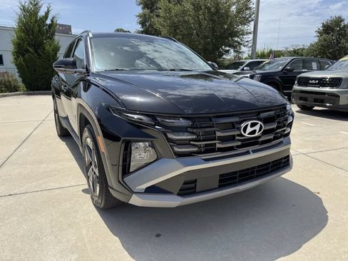 Used 2025 Hyundai Tucson SEL FWD image 2