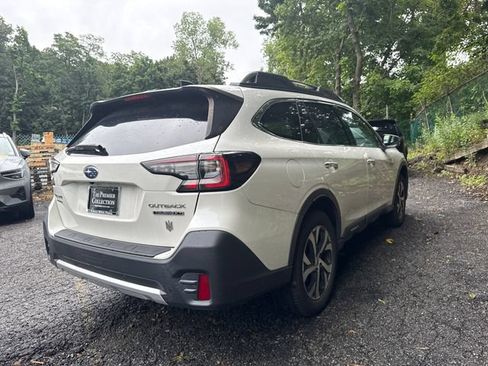 Used 2022 Subaru Outback Touring XT AWD/4WD image 2