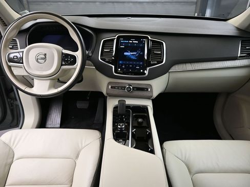 Certified 2024 Volvo XC90 B5 Plus w/ Protection Package Premier image 18
