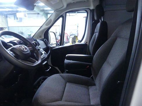 Used 2024 RAM ProMaster 2500 w/ Convenience Group FWD image 21