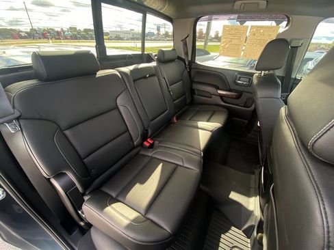 Used 2018 GMC Sierra 1500 SLT w/ Enhanced Driver Alert Package image 18