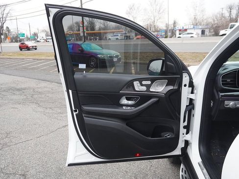 Used 2022 Mercedes-Benz GLS 450 4MATIC image 31