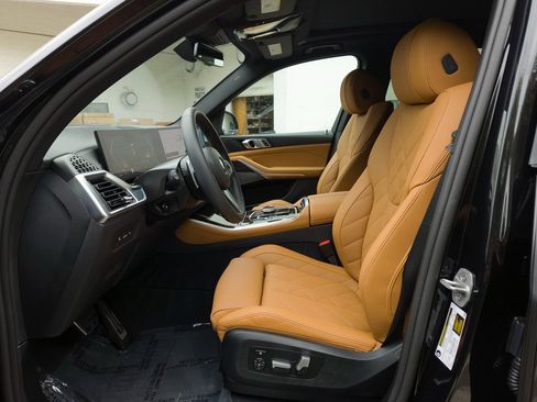 Used 2025 BMW X5 sDrive40i w/ Executive Package image 10