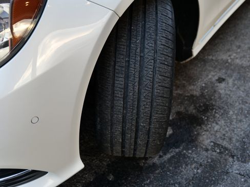 Used 2014 Mercedes-Benz E 350 4MATIC Wagon image 88