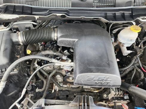 Used 2024 RAM 1500 Classic SLT AWD/4WD image 30