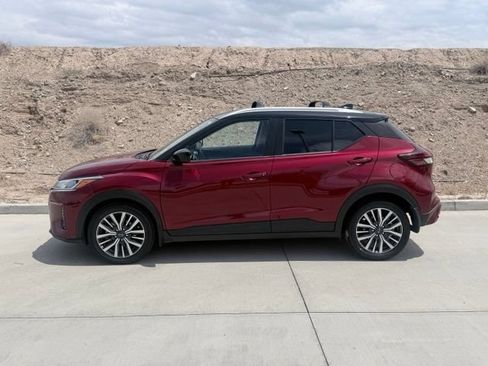 Certified 2024 Nissan Kicks SV FWD image 5