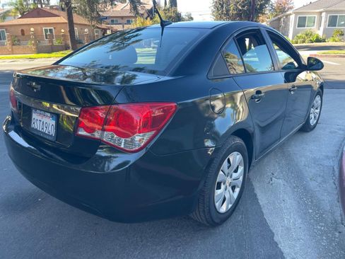 Used 2014 Chevrolet Cruze LS image 3