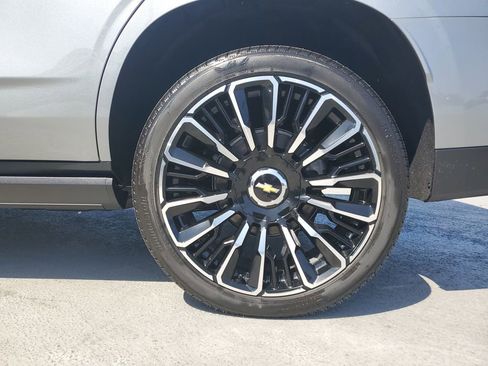 New 2026 Chevrolet Tahoe High Country AWD/4WD image 5