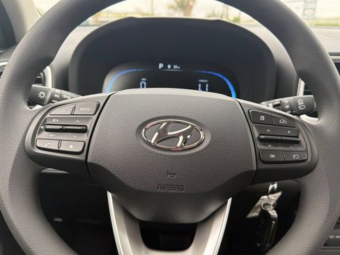 Used 2026 Hyundai Venue SE FWD image 24