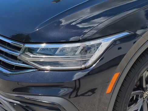 Certified 2023 Volkswagen Tiguan SE w/ Panoramic Sunroof Package FWD image 8