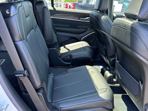 New 2026 Jeep Grand Cherokee L Limited AWD/4WD image 20