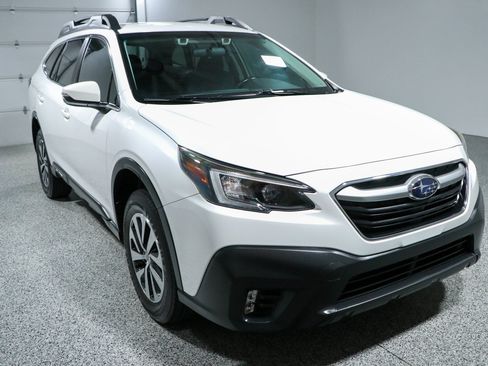 Used 2022 Subaru Outback Premium AWD/4WD image 5