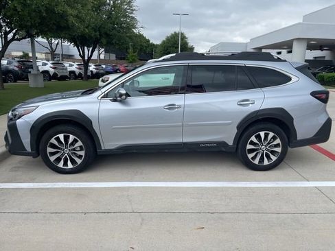 Used 2025 Subaru Outback Touring image 5